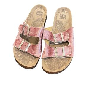 Muk Luks mauve purple pink velour sandals shoes like new 9